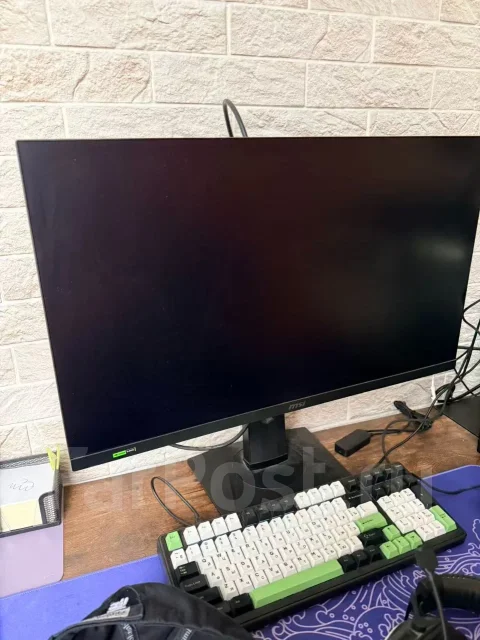 MSI. 27", ���������� OLED ����
