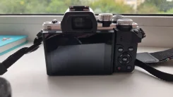 Olympus E-M10 Mark II ����
