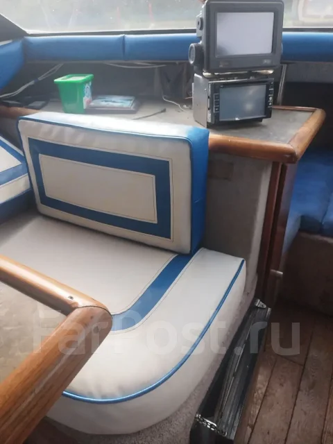 Bayliner. 1996 ���, ����� 8��., ��������� ������������, 330��.�., ������ ����
