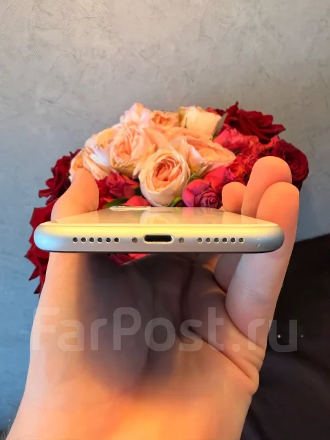 Apple iPhone 11. �/�, 64 ��, �����, 3G, 4G LTE ����
