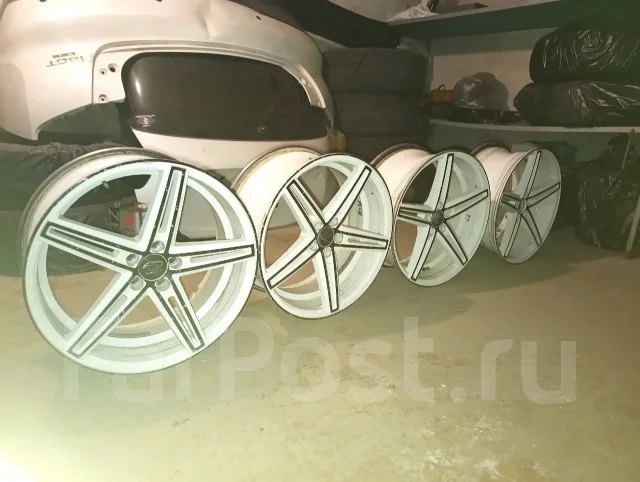 Sakura Wheels 3180. 8.0x18", 5x100, ET41 ����