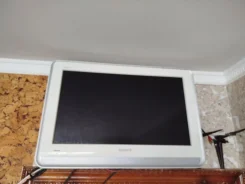 Sony KLV-22S570A. LED ����
