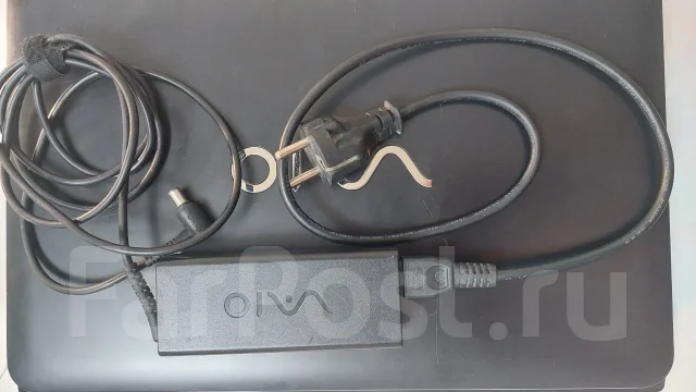 Sony VAIO SVE. 15.6", 2,5����, ��� 4 ��, ���� 320���, WiFi: 1, Bluetooth: 1, ����������� �� 4��. ����