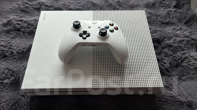 Microsoft Xbox One S ����