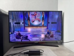 Samsung UE32J5100. LED ����