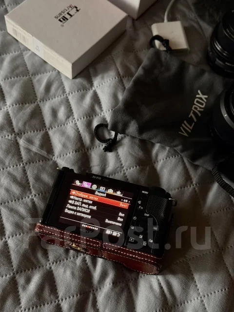 Sony Alpha ZV-E-10 ����