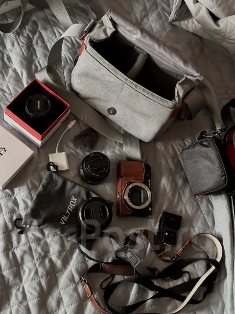Sony Alpha ZV-E-10 ����