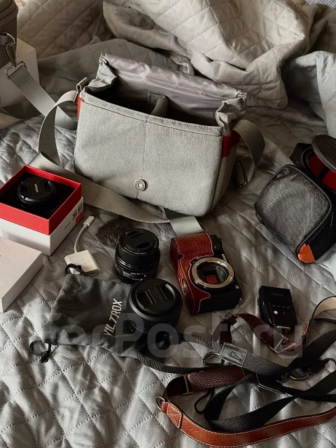 Sony Alpha ZV-E-10 ����