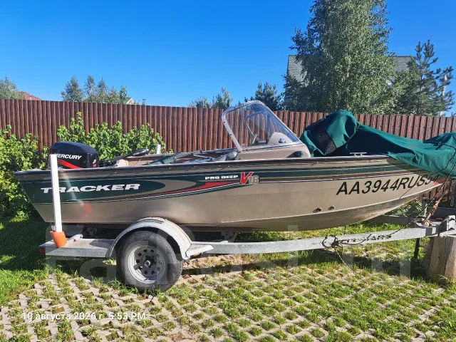 Tracker. 2003 ���, ����� 4,88��., ��������� ���������, 60��.�., ������ ����