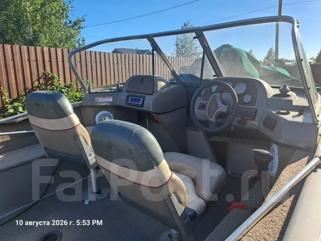 Tracker. 2003 ���, ����� 4,88��., ��������� ���������, 60��.�., ������ ����