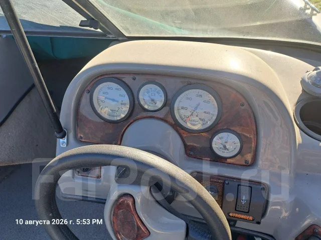 Tracker. 2003 ���, ����� 4,88��., ��������� ���������, 60��.�., ������ ����