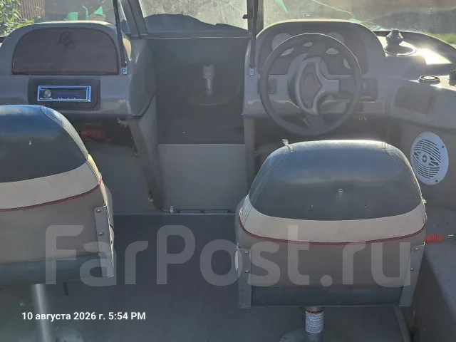 Tracker. 2003 ���, ����� 4,88��., ��������� ���������, 60��.�., ������ ����