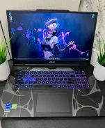 MSI Cyborg. 17.3", 3����, ��� 16 ��, ���� 1 000���, WiFi: 1, Bluetooth: 1, ����������� �� 3��. ����