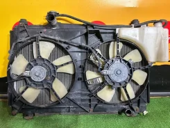 �������� ���������� ��������� Toyota VOXY 2004 1640028360 AZR60-0367023 1Azfse 1640028360 ����