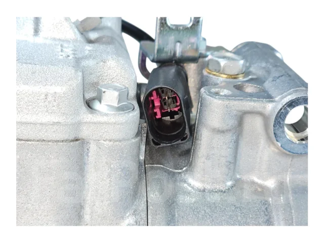 ���������� ������������ Audi A4/A5/A6 /A8 /Q5 8K0260805J ����