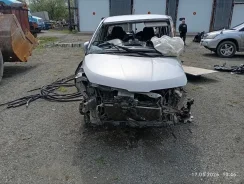 Nissan Tiida Latio. CS11 ����