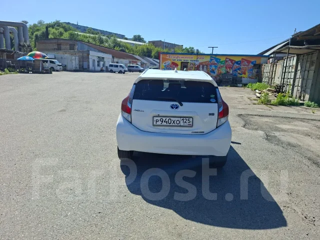 Toyota Aqua. NHP10 ����
