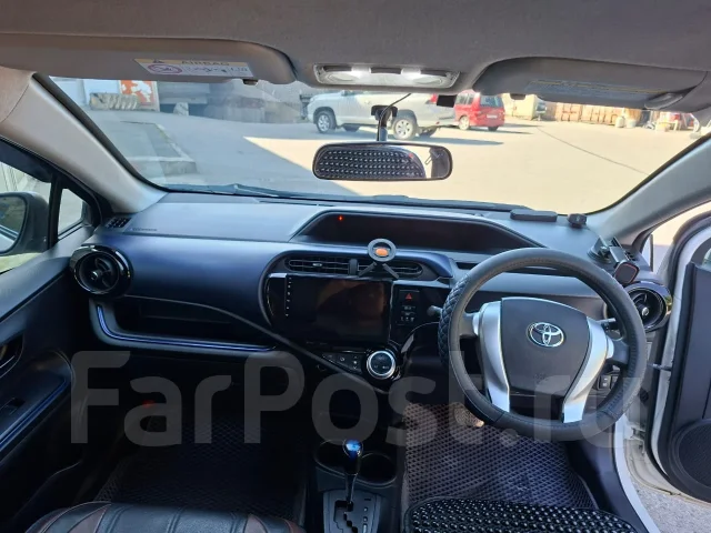 Toyota Aqua. NHP10 ����