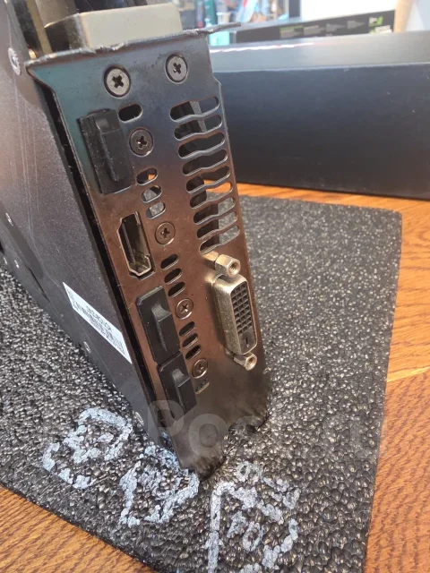 GeForce GTX 1080 ����