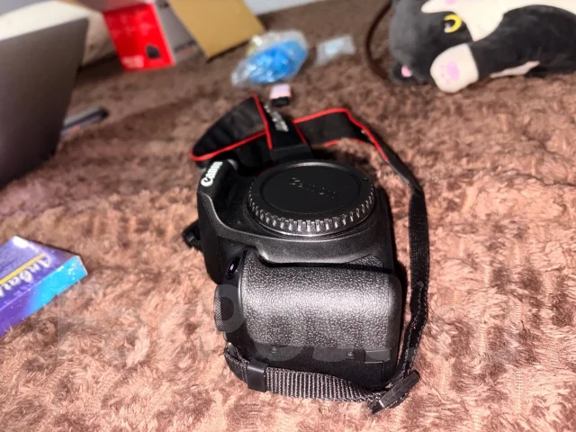 Canon EOS 2000D. 20 � ����� �� ����
