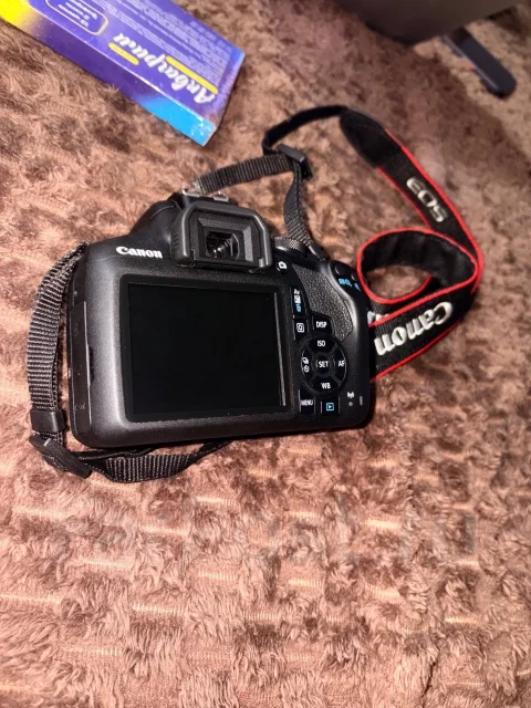 Canon EOS 2000D. 20 � ����� �� ����