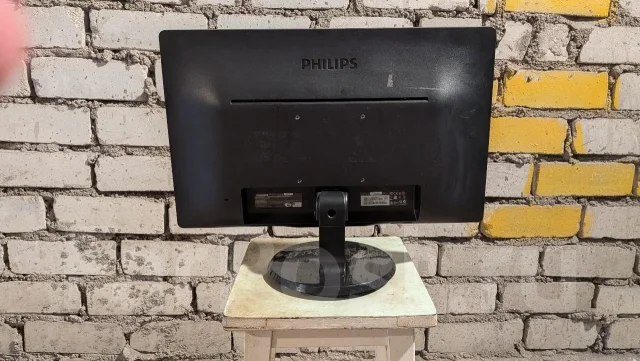 Philips. 21.5", ���������� �� (LCD, LED, QLED) ����