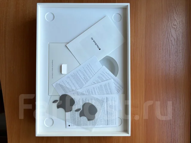 Apple MacBook Air 13 2019 MVFH2. 13.3", 1,6����, ��� 8 ��, ���� 128���, WiFi: 1, Bluetooth: 1, ����������� �� 12��. ����