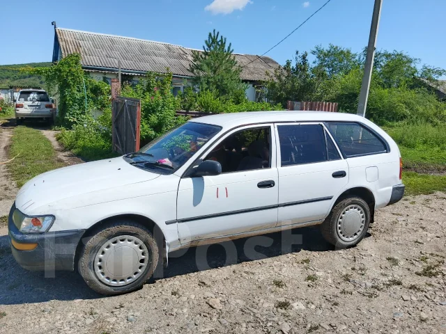 Toyota Corolla. ��������, ��������, 1.0 (92��.�.), ������, 279 971����. �� ����