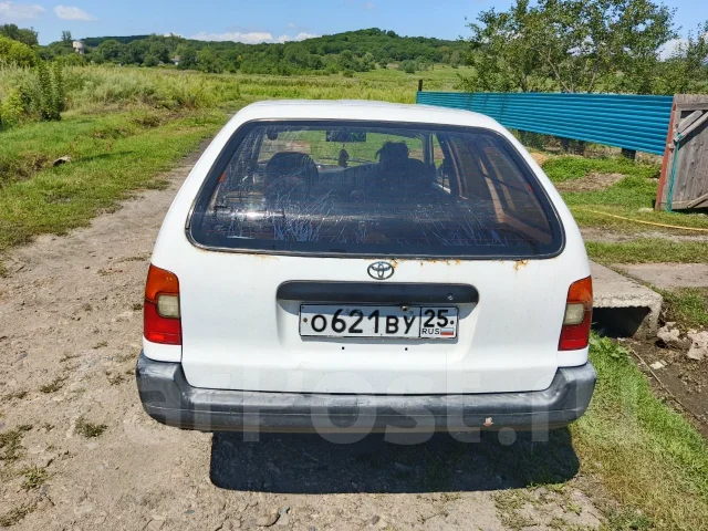 Toyota Corolla. ��������, ��������, 1.0 (92��.�.), ������, 279 971����. �� ����