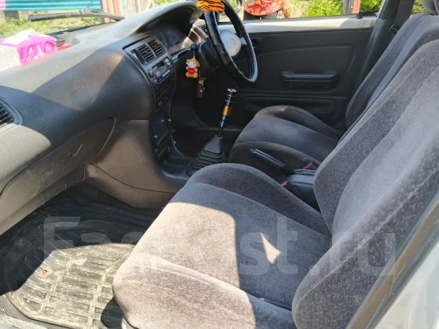 Toyota Corolla. ��������, ��������, 1.0 (92��.�.), ������, 279 971����. �� ����