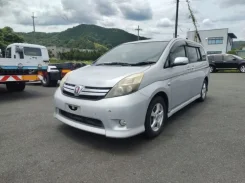 Toyota Isis. ZGM10, 2ZRFAE ����