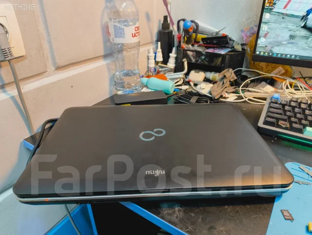 Fujitsu LifeBook A512. 15.6", 1,9����, ��� 8 ��, ���� 64���, WiFi: 1, Bluetooth: 1, ����������� �� 3��. ����