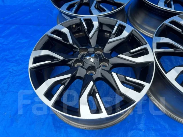 Mitsubishi. 7.0x18", 5x114.3, ET38, �� 65���. ����