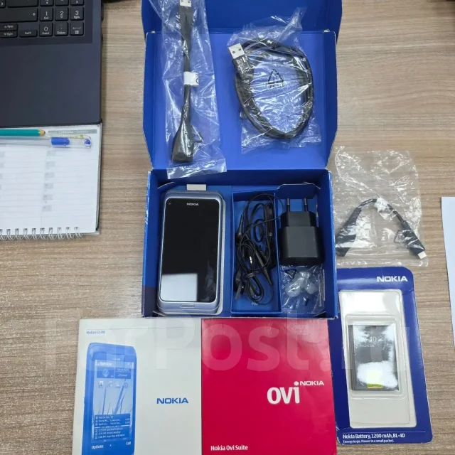 Nokia E7. �/�, 16 ��, �����������, 3G, ��������� ����