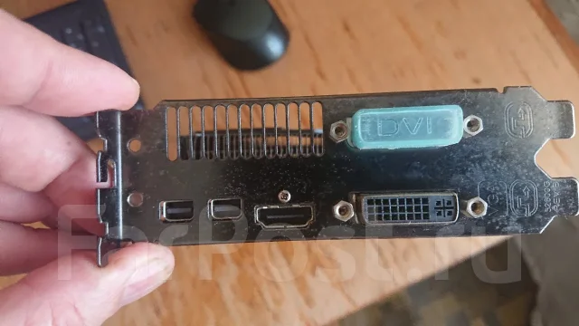 Radeon HD 6870 ����