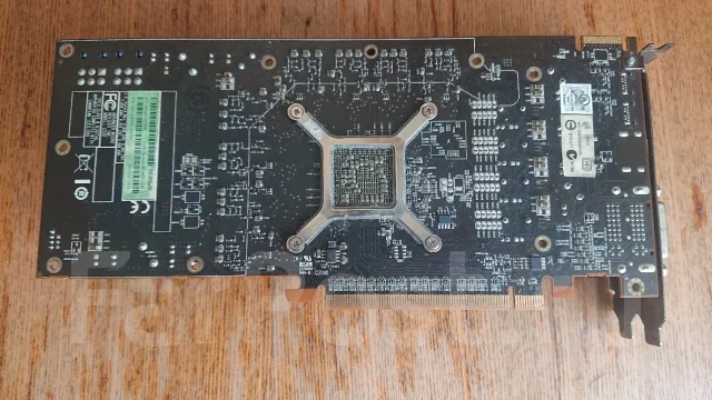 Radeon HD 6870 ����