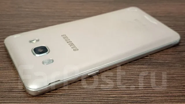 Samsung Galaxy J5 2016. �/�, 16 ��, �������, 3G, 4G LTE, Dual-SIM ����