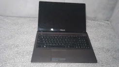 Asus X53U. 15.6", 1,6����, ��� 4 ��, ���� 500���, WiFi: 1 ����