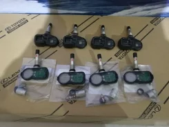 ������� �������� ��� Toyota 2017-2023 4260760010 4260760010 ����