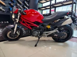 Ducati Monster 696 ����