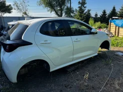 Toyota Yaris ����