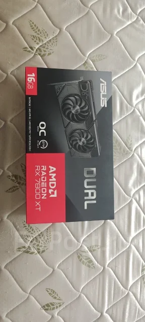 Radeon RX 7800 XT ����