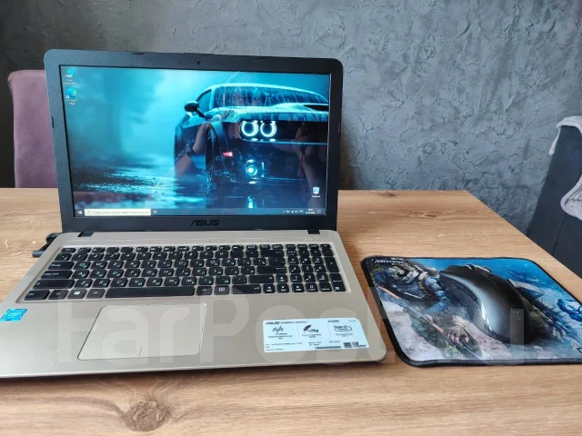 Asus. 16.4", 2����, ��� 2048 ��, ���� 120���, WiFi: 1, Bluetooth: 1 ����