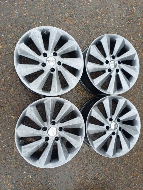 Cosmic. 7.0x17", 5x114.3, ET38, �� 67,1���. ����
