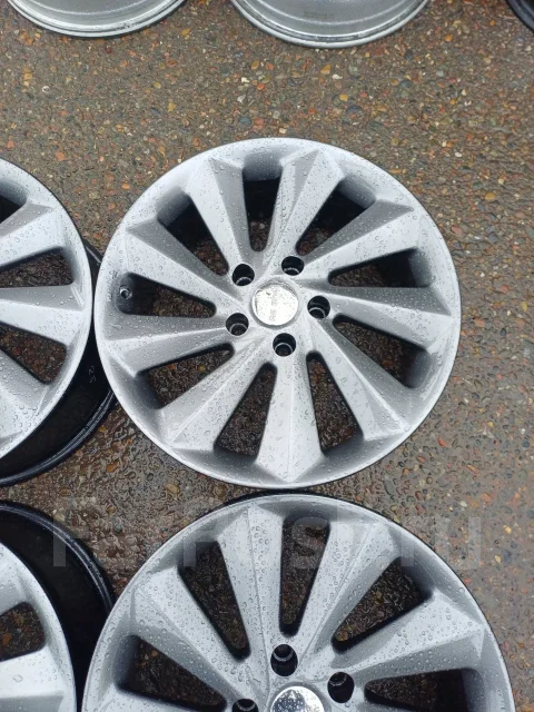 Cosmic. 7.0x17", 5x114.3, ET38, �� 67,1���. ����