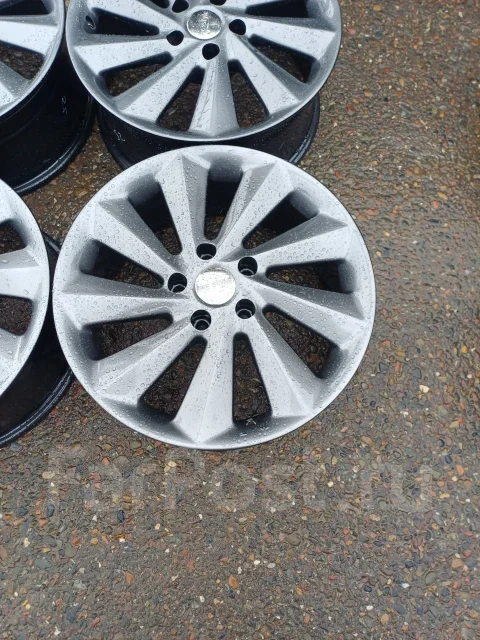 Cosmic. 7.0x17", 5x114.3, ET38, �� 67,1���. ����