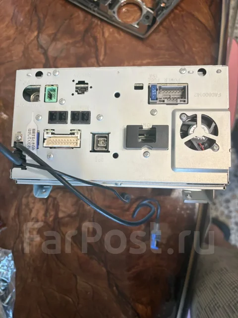Panasonic CN-LR700D ����