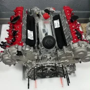 ��������� Ferrari SF90 Stradale � ����� ������� � ��� ����