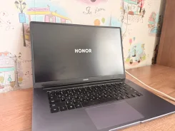Honor MagicBook 15. 15.6", ��� 8 ��, ���� 238���, WiFi: 1, Bluetooth: 1 ����