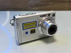 Sony Cyber-shot DSC-R1 ����